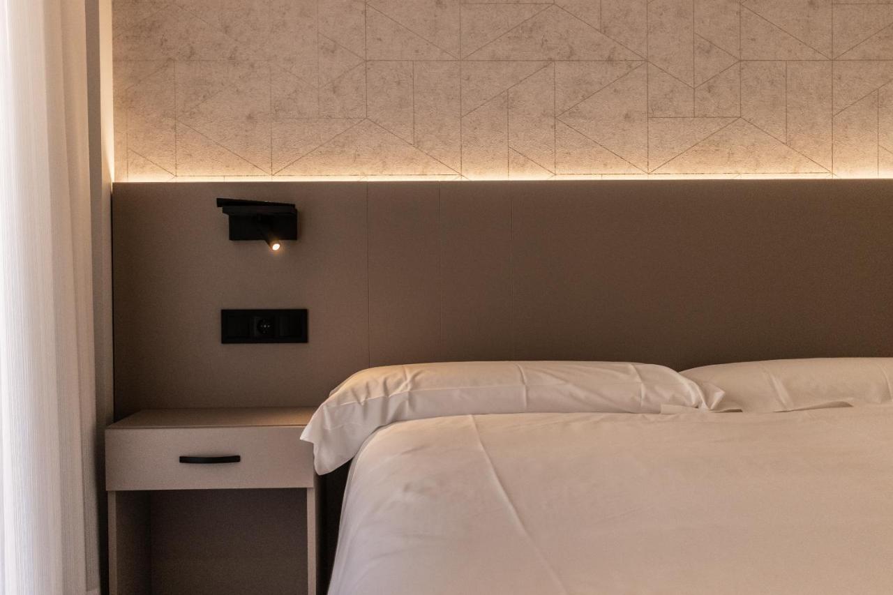 Eightrooms La Rioja Pension Логроньо Экстерьер фото